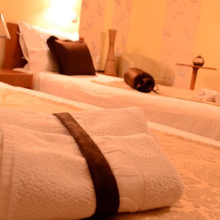 Hotel Pine Skopje Ruang foto