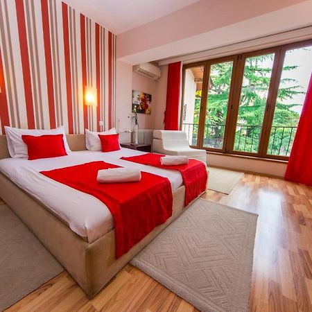 Hotel Pine Skopje Bagian luar foto