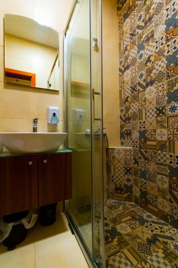 Hotel Pine Skopje Bagian luar foto