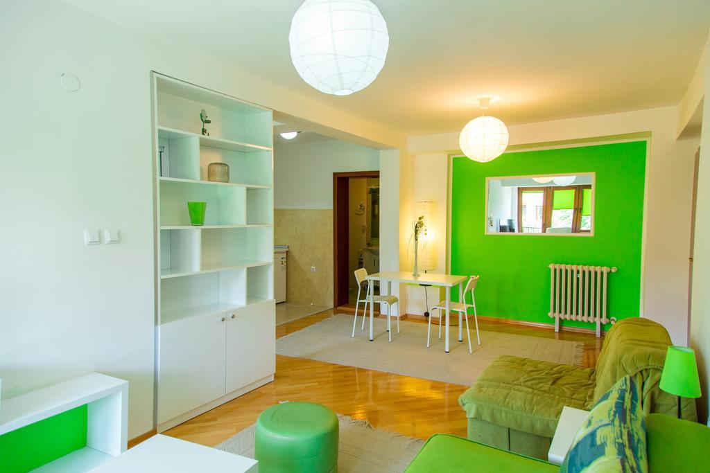 Hotel Pine Skopje Bagian luar foto