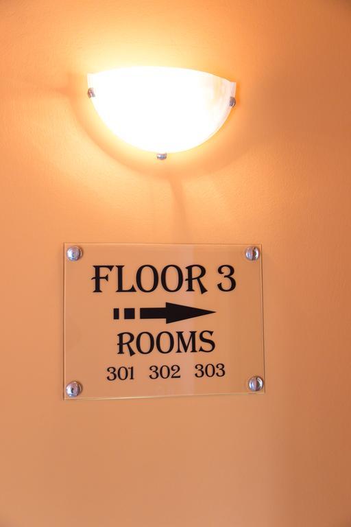 Hotel Pine Skopje Bagian luar foto