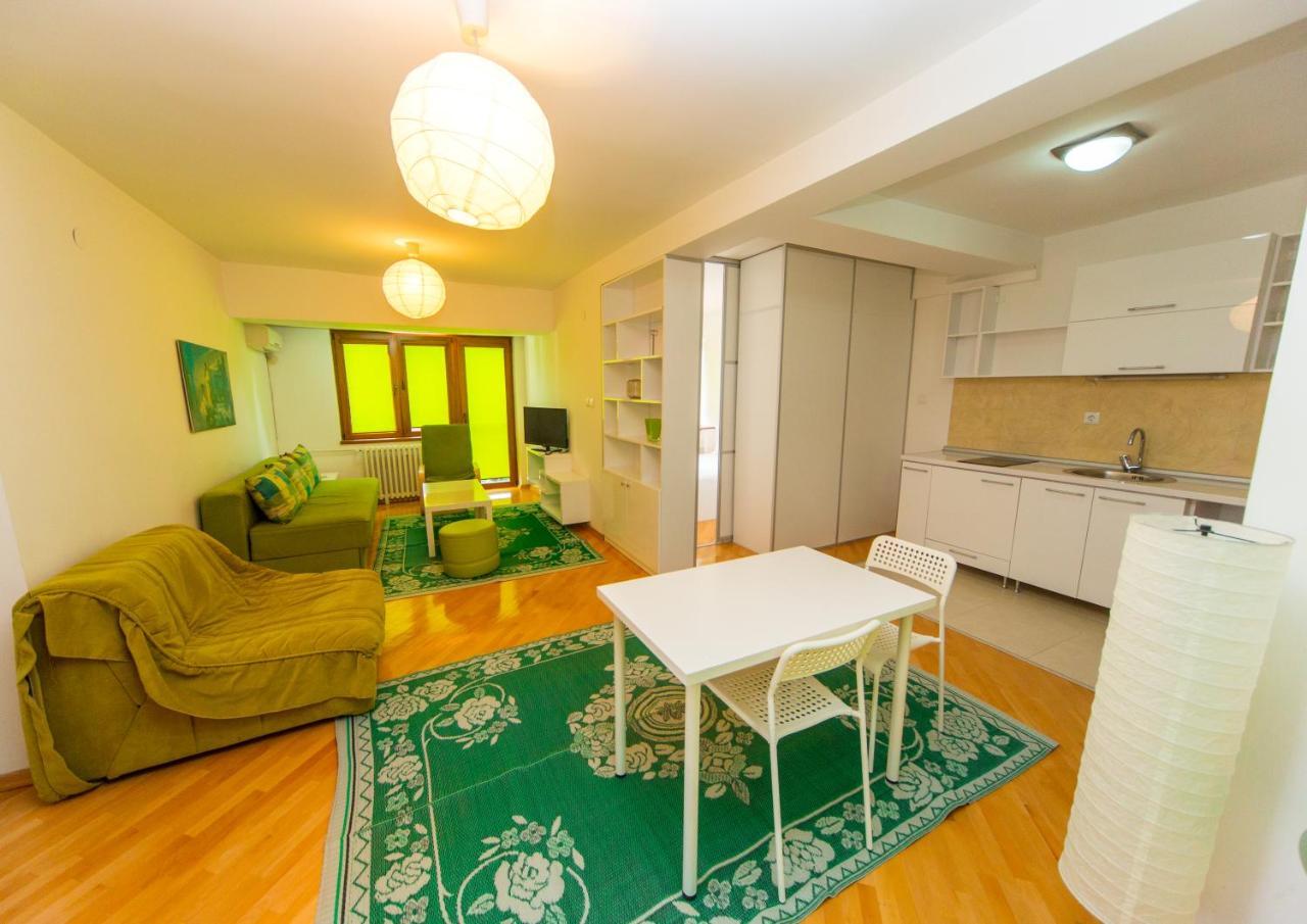 Hotel Pine Skopje Bagian luar foto