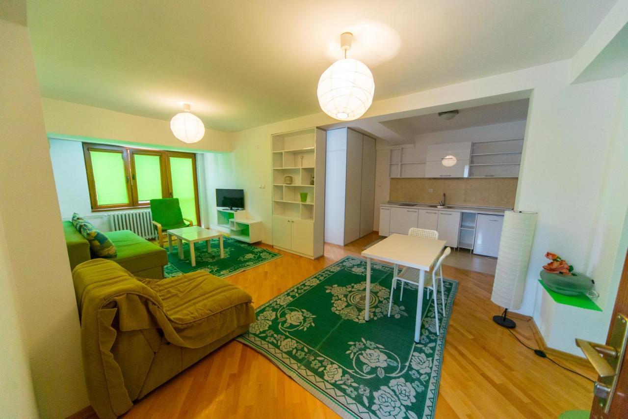 Hotel Pine Skopje Bagian luar foto