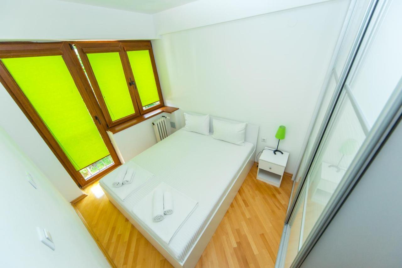 Hotel Pine Skopje Bagian luar foto