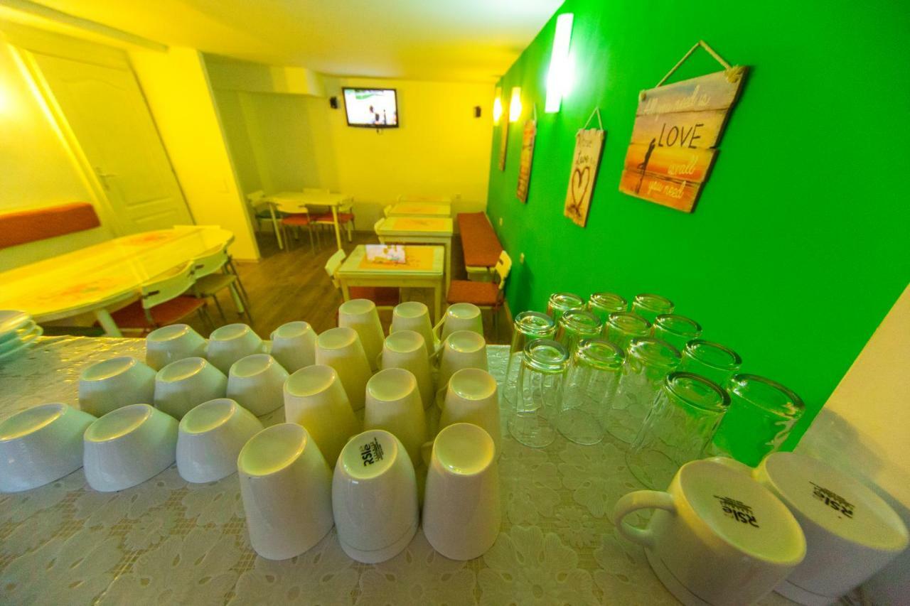 Hotel Pine Skopje Bagian luar foto