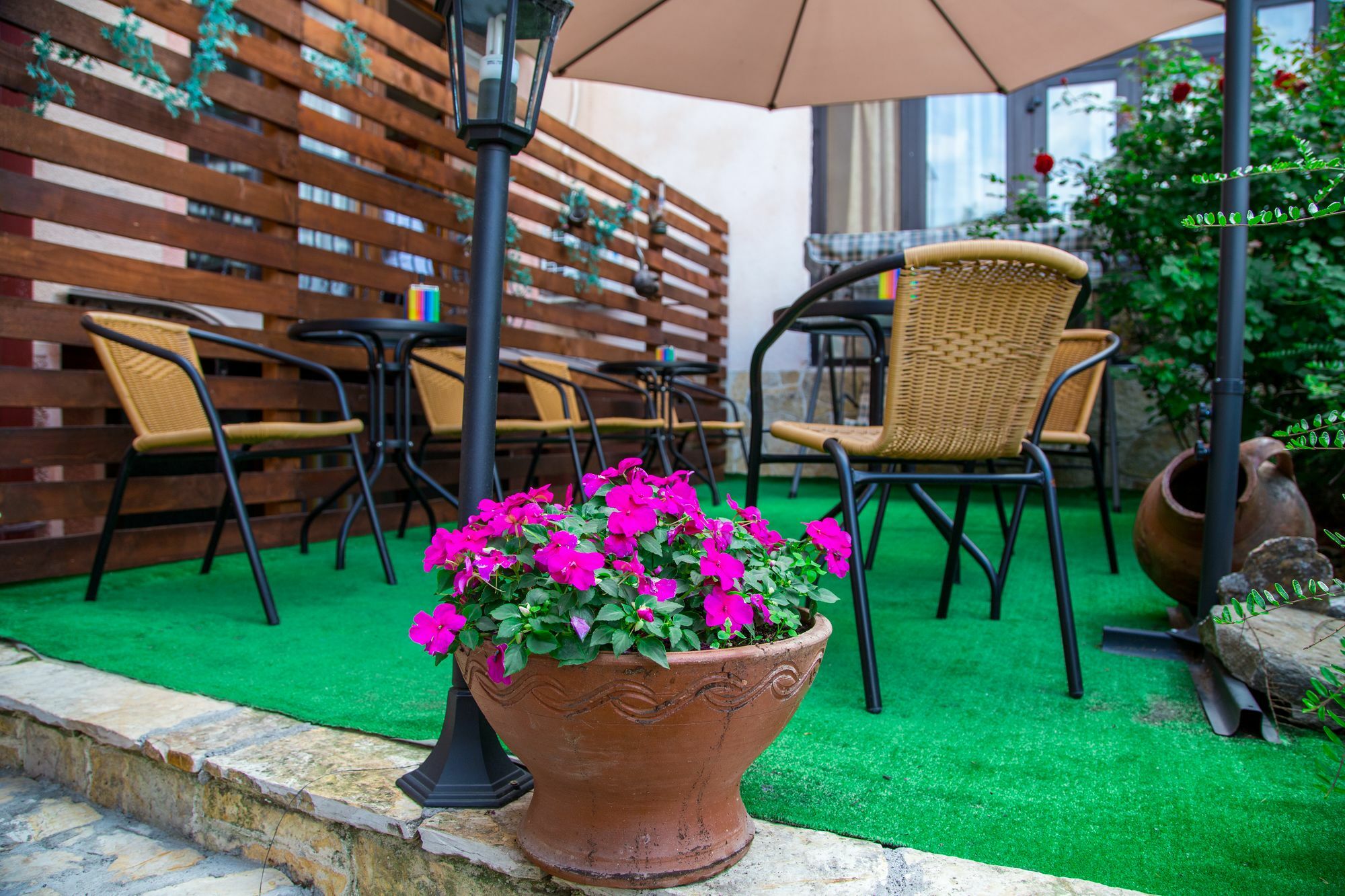 Hotel Pine Skopje Bagian luar foto